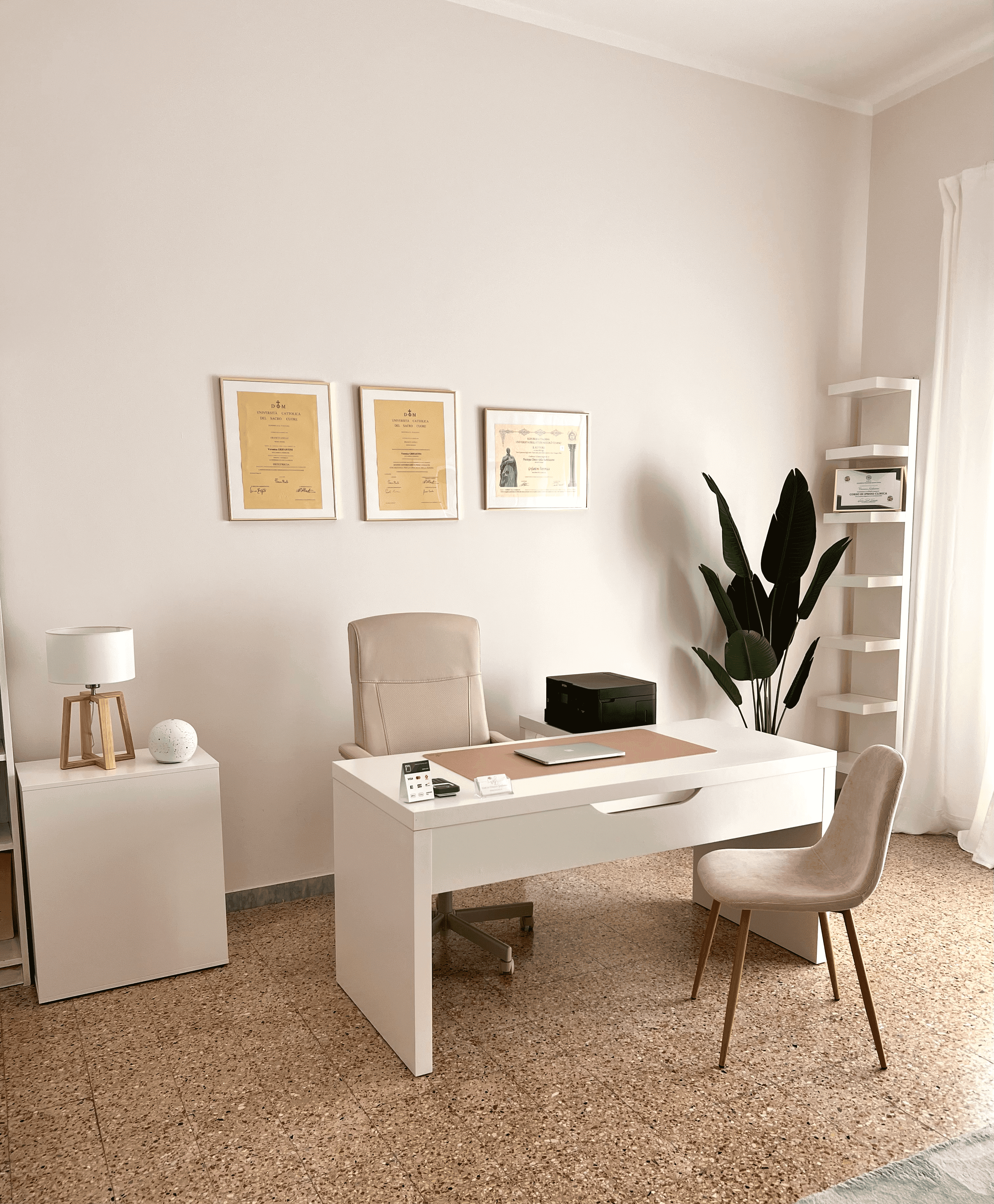 Studio della Dott.ssa Veronica Grifantini a Fiumicino - Ambiente accogliente per consulenze psicologiche e ostetriche